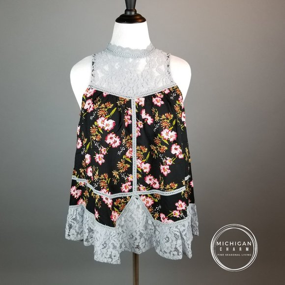 Black Floral Lace Detail Tank Top - Picture 2 of 10